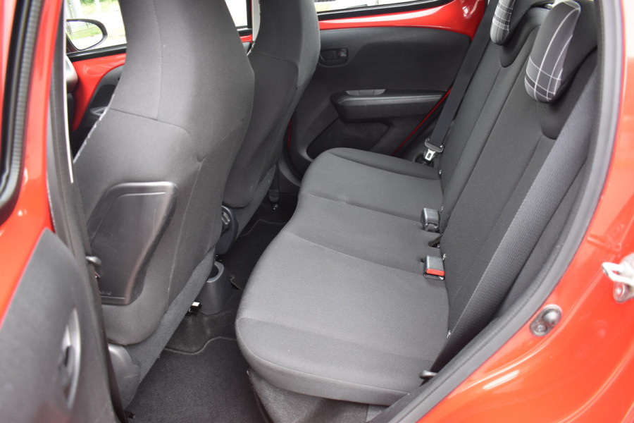 Peugeot 108 1.0 e-VTi Active 5-drs / Airco / El. ramen / Centr.vergr. / Mistlampen