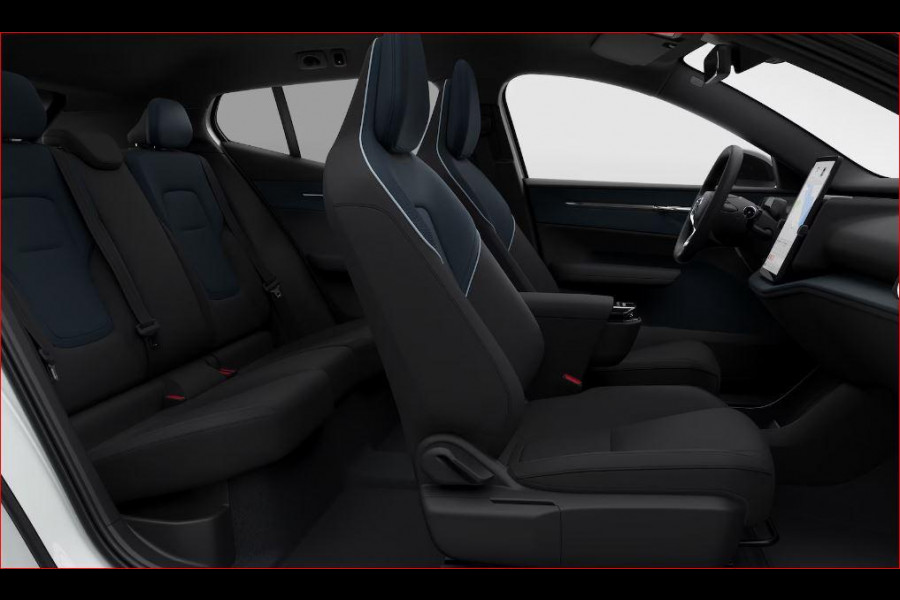 Volvo EX30 272PK Ext. Range Plus Nu van €48.215 Voor €40.715! / Adaptieve Cruise Control/ Dodehoek Detectie / Parkeersensoren/ Achteruitrijcamera/ Warmtepomp/ Google Services/