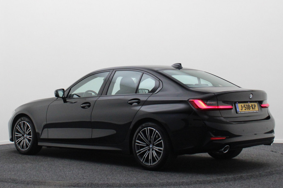 BMW 3 Serie 318i Executive Edition Leer, Sportstoelen, Lane Assist, Apple Carplay, LED, PDC, 18"
