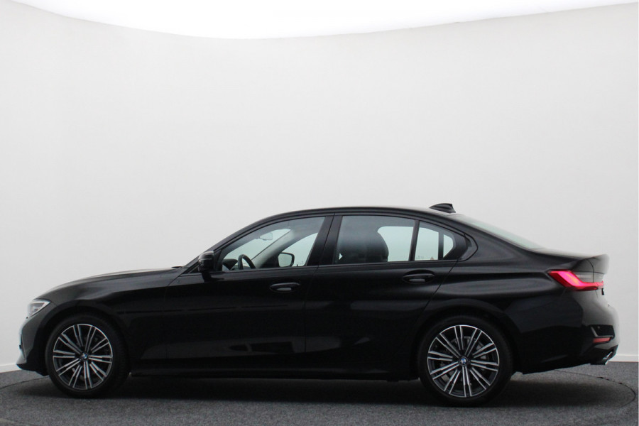 BMW 3 Serie 318i Executive Edition Leer, Sportstoelen, Lane Assist, Apple Carplay, LED, PDC, 18"