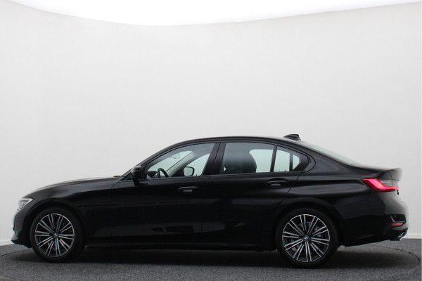 BMW 3 Serie 318i Executive Edition Leer, Sportstoelen, Lane Assist, Apple Carplay, LED, PDC, 18"