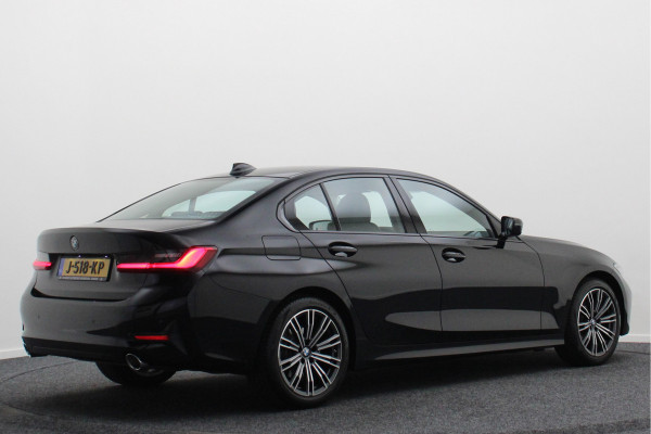 BMW 3 Serie 318i Executive Edition Leer, Sportstoelen, Lane Assist, Apple Carplay, LED, PDC, 18"