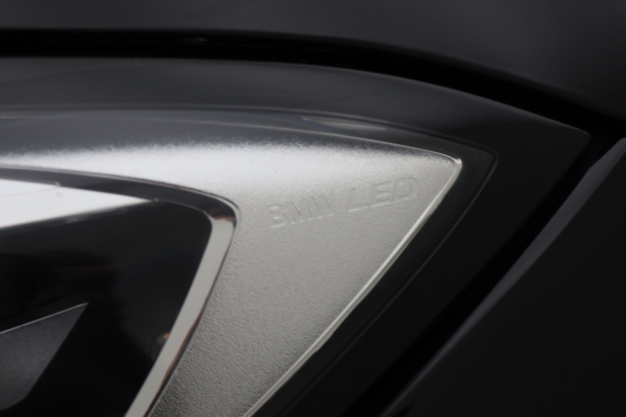 BMW 3 Serie 318i Executive Edition Leer, Sportstoelen, Lane Assist, Apple Carplay, LED, PDC, 18"