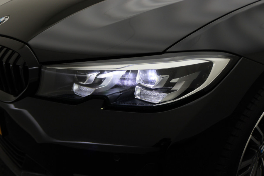 BMW 3 Serie 318i Executive Edition Leer, Sportstoelen, Lane Assist, Apple Carplay, LED, PDC, 18"