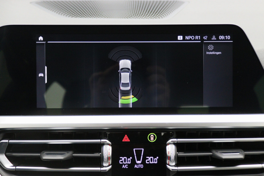 BMW 3 Serie 318i Executive Edition Leer, Sportstoelen, Lane Assist, Apple Carplay, LED, PDC, 18"