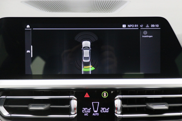 BMW 3 Serie 318i Executive Edition Leer, Sportstoelen, Lane Assist, Apple Carplay, LED, PDC, 18"