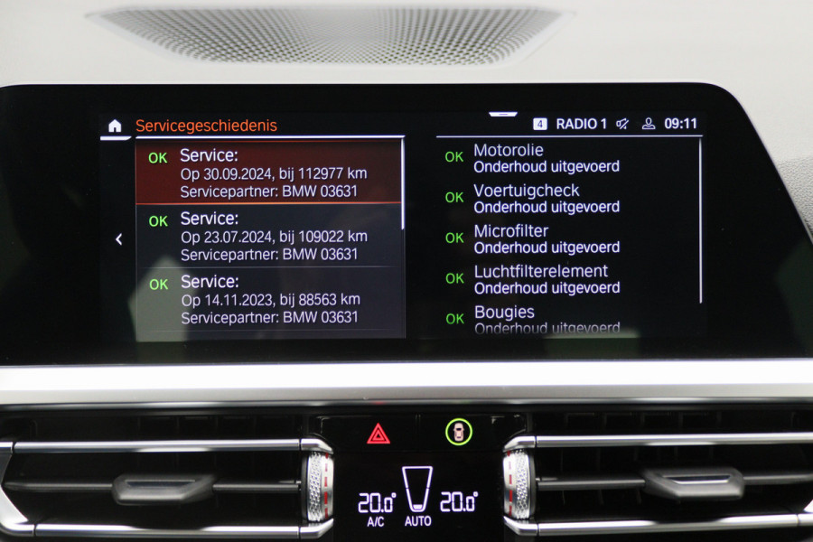 BMW 3 Serie 318i Executive Edition Leer, Sportstoelen, Lane Assist, Apple Carplay, LED, PDC, 18"