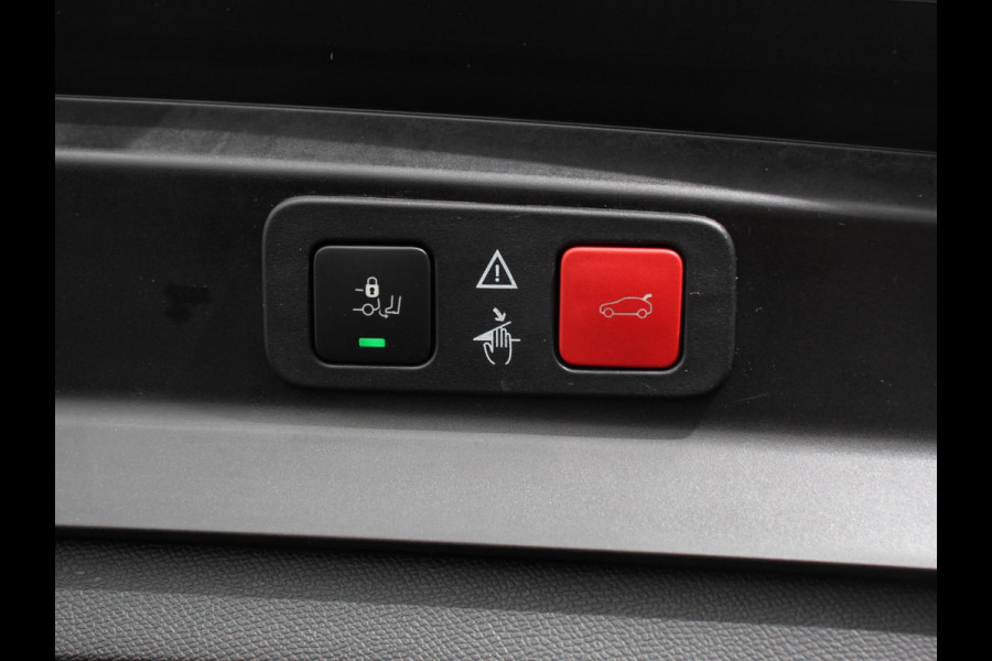 Peugeot 5008 1.2 PureTech GT Black Pack 7p Climate control Adaptive cruise control Achteruitrijd camera Verwarmde voorstoelen Keyless Navigatie LED Apple Carplay/ Android Auto