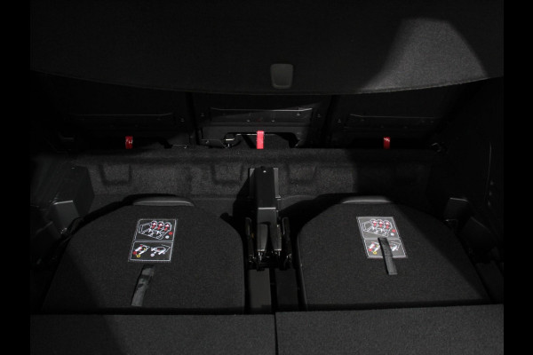 Peugeot 5008 1.2 PureTech GT Black Pack 7p Climate control Adaptive cruise control Achteruitrijd camera Verwarmde voorstoelen Keyless Navigatie LED Apple Carplay/ Android Auto