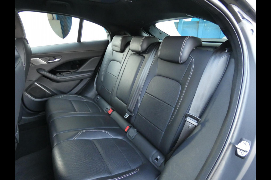 Jaguar I-PACE EV400 SE 90 kWh | SOH 100% | NAVIGATIE | PANORAMADAK | ACHTERUITRIJCAMERA |