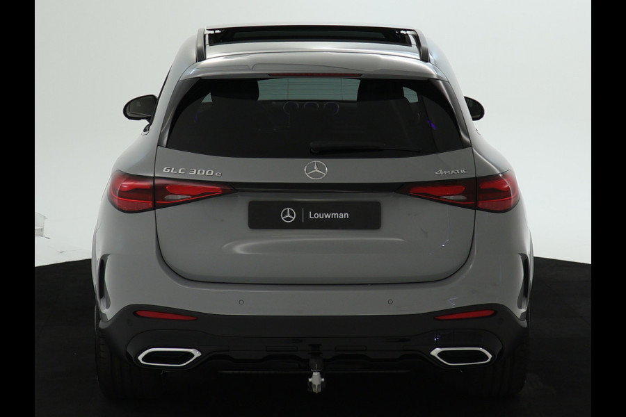 Mercedes-Benz GLC 300e 4MATIC Sport Edition | Trekhaak | Nightpakket | Rijassistentiepakket Plus | AMG Premium Plus | DISTRONIC PLUS | EASY PACK achterklep | KEYLESS GO-comfortpakket | 	Winter pakket | Head-up display |