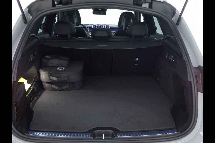 Mercedes-Benz GLC 300e 4MATIC Sport Edition | Trekhaak | Nightpakket | Rijassistentiepakket Plus | AMG Premium Plus | DISTRONIC PLUS | EASY PACK achterklep | KEYLESS GO-comfortpakket | 	Winter pakket | Head-up display |