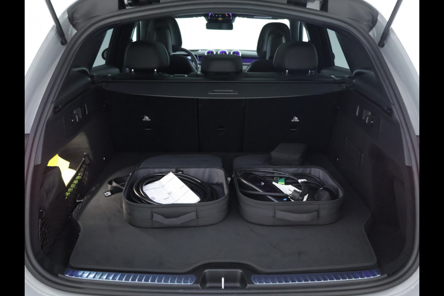 Mercedes-Benz GLC 300e 4MATIC Sport Edition | Trekhaak | Nightpakket | Rijassistentiepakket Plus | AMG Premium Plus | DISTRONIC PLUS | EASY PACK achterklep | KEYLESS GO-comfortpakket | 	Winter pakket | Head-up display |