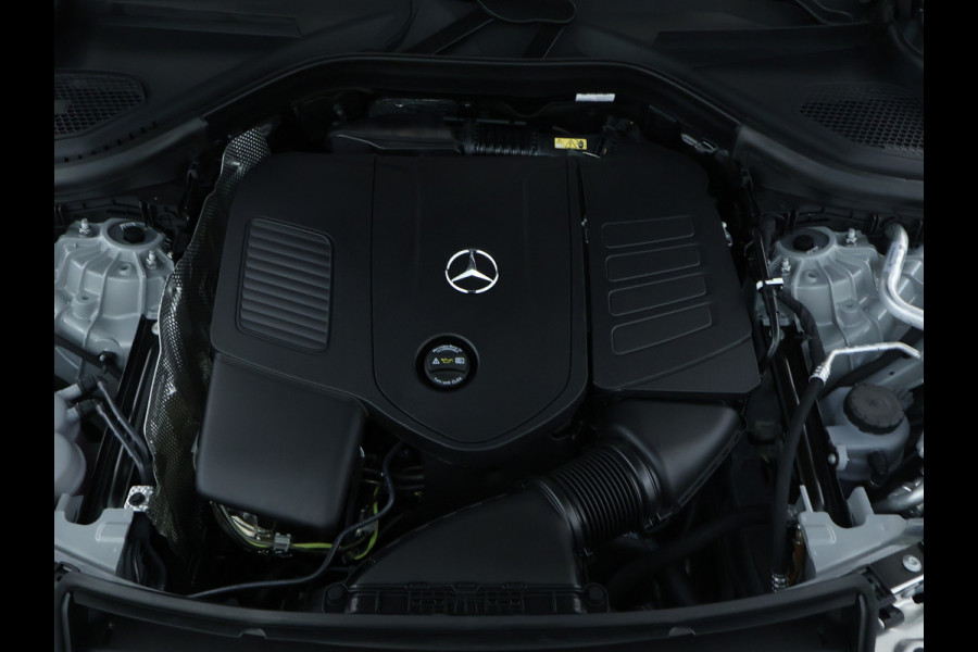 Mercedes-Benz GLC 300e 4MATIC Sport Edition | Trekhaak | Nightpakket | Rijassistentiepakket Plus | AMG Premium Plus | DISTRONIC PLUS | EASY PACK achterklep | KEYLESS GO-comfortpakket | 	Winter pakket | Head-up display |