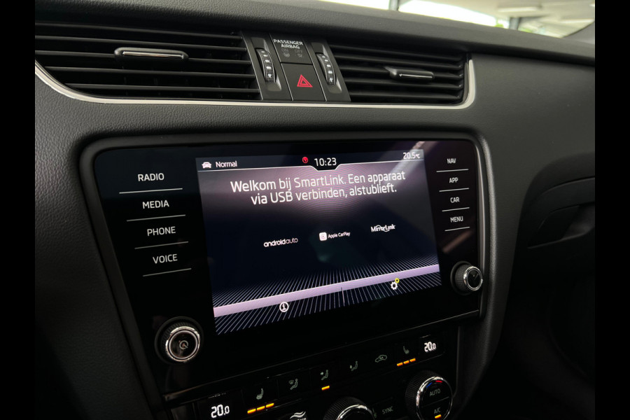 Škoda Octavia Combi 1.5 TSI Greentech Sport Business NL AUTO | PANO | SPORTSTOELEN | CARPLAY | ! 2DE PINKSTERDAG GEOPEND VAN 10:00 UUR T/M 17:00 UUR