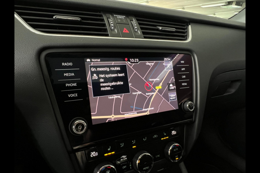 Škoda Octavia Combi 1.5 TSI Greentech Sport Business NL AUTO | PANO | SPORTSTOELEN | CARPLAY | ! 2DE PINKSTERDAG GEOPEND VAN 10:00 UUR T/M 17:00 UUR