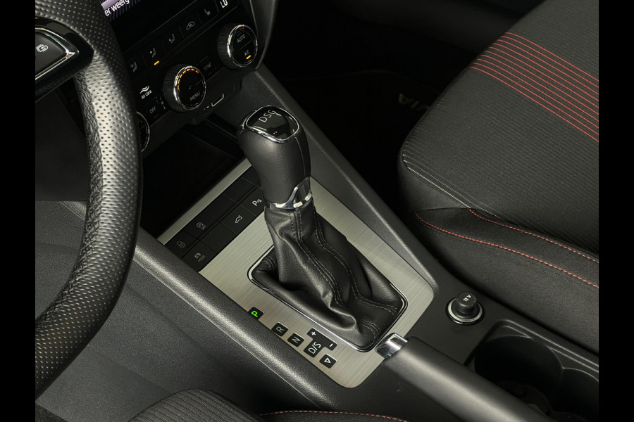 Škoda Octavia Combi 1.5 TSI Greentech Sport Business NL AUTO | PANO | SPORTSTOELEN | CARPLAY | ! 2DE PINKSTERDAG GEOPEND VAN 10:00 UUR T/M 17:00 UUR