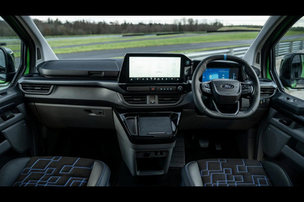 Ford Transit Custom 320 2.5 PHEV L2H1 MS-RT DC 233pk | Dubbele zijschuifdeur | Inklapbare trekhaak | Navigatie systeem | Adaptieve LED koplampen met verblindingsvrij grootlicht | Bekleding zijwand en achterdeuren (volledig)