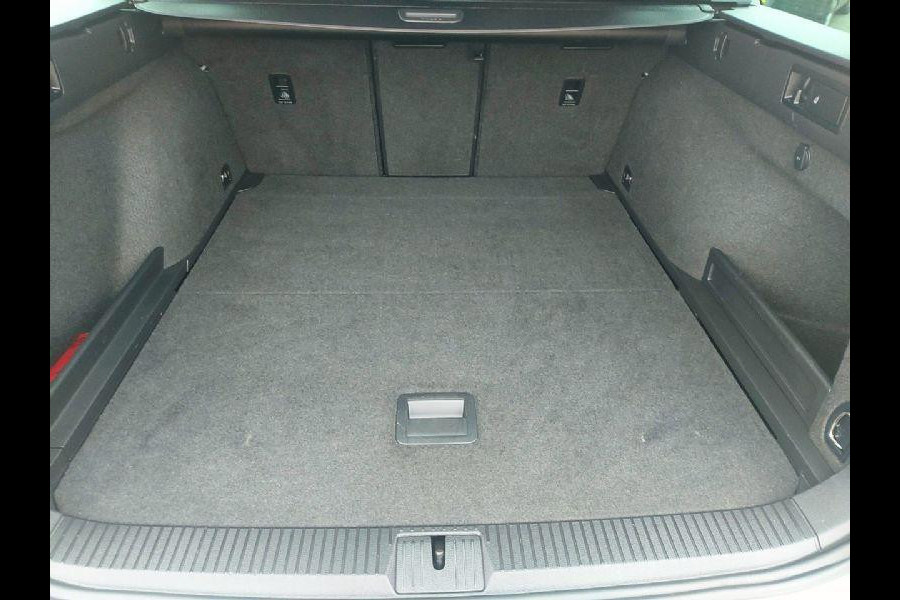 Volkswagen Passat Variant 1.5 TSI Comfort Business New Model,Navigatie,ACC,parkeersensoren