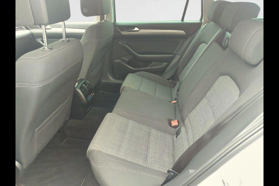 Volkswagen Passat Variant 1.5 TSI Comfort Business New Model,Navigatie,ACC,parkeersensoren