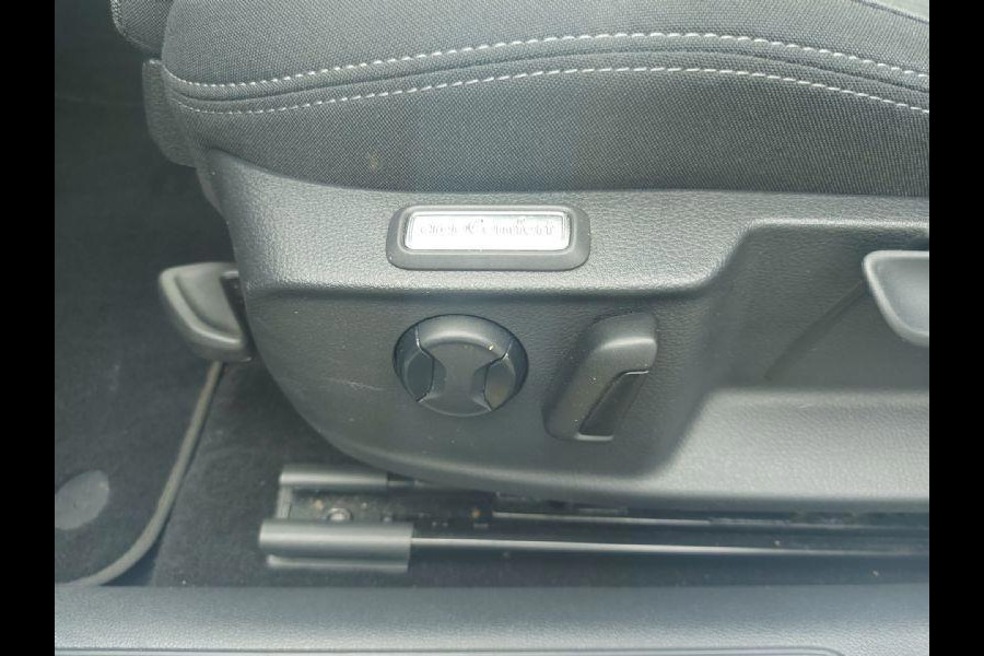 Volkswagen Passat Variant 1.5 TSI Comfort Business New Model,Navigatie,ACC,parkeersensoren