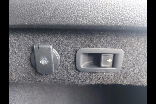 Volkswagen Passat Variant 1.5 TSI Comfort Business New Model,Navigatie,ACC,parkeersensoren