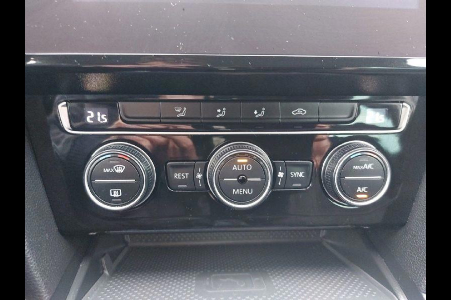 Volkswagen Passat Variant 1.5 TSI Comfort Business New Model,Navigatie,ACC,parkeersensoren