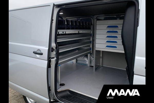 Volkswagen Transporter 2.0TDI L1H1 150pk Automaat Highline Leder Airco Sensoren Cruise CarPlay Navi Sortimo-Inrichting Verwarmde-Voorruit