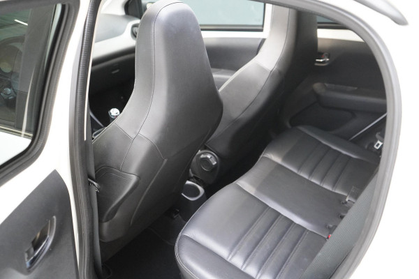 Peugeot 108 1.0 e-VTi 5-drs Allure TOP! | Cabrio | ECC | Vouwdak | Bluetooth | Achteruitrijcamera | Leder | Stoelverwarming | Zuinig!