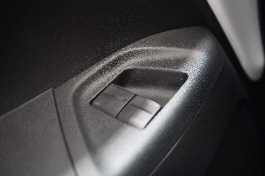 Peugeot 108 1.0 e-VTi 5-drs Allure TOP! | Cabrio | ECC | Vouwdak | Bluetooth | Achteruitrijcamera | Leder | Stoelverwarming | Zuinig!