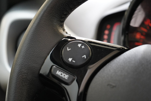 Peugeot 108 1.0 e-VTi 5-drs Allure TOP! | Cabrio | ECC | Vouwdak | Bluetooth | Achteruitrijcamera | Leder | Stoelverwarming | Zuinig!