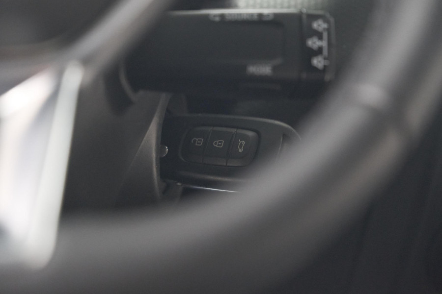 Renault Clio TCe 90 Equilibre | Parkeersensoren | Apple Carplay | Cruise Control