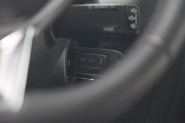 Renault Clio TCe 90 Equilibre | Parkeersensoren | Apple Carplay | Cruise Control