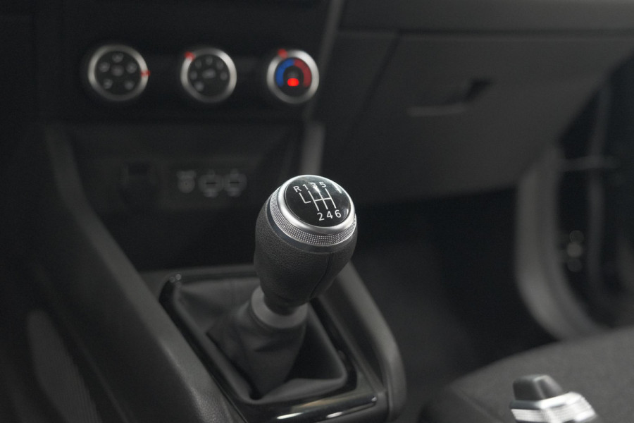 Renault Clio TCe 90 Equilibre | Parkeersensoren | Apple Carplay | Cruise Control