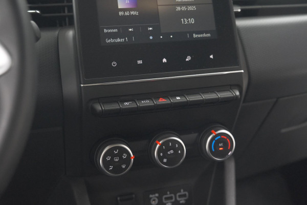 Renault Clio TCe 90 Equilibre | Parkeersensoren | Apple Carplay | Cruise Control