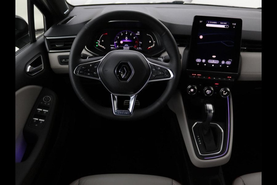 Renault Clio 1.3 TCe Initiale Paris | Automaat | Leder | Stoel & stuurverwarming | 360 camera | Carplay | Park Assist | Keyless | Full LED | Dodehoek detectie | Navigatie