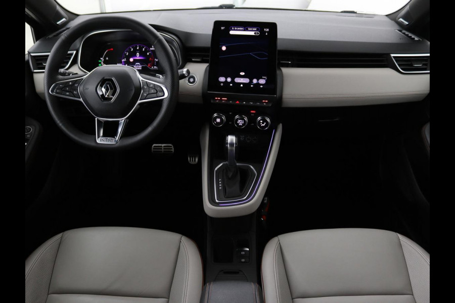 Renault Clio 1.3 TCe Initiale Paris | Automaat | Leder | Stoel & stuurverwarming | 360 camera | Carplay | Park Assist | Keyless | Full LED | Dodehoek detectie | Navigatie