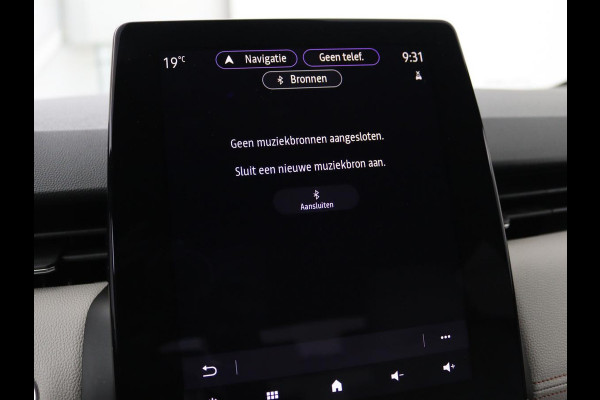Renault Clio 1.3 TCe Initiale Paris | Automaat | Leder | Stoel & stuurverwarming | 360 camera | Carplay | Park Assist | Keyless | Full LED | Dodehoek detectie | Navigatie