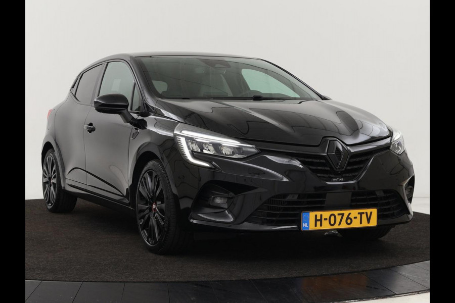 Renault Clio 1.3 TCe Initiale Paris | Automaat | Leder | Stoel & stuurverwarming | 360 camera | Carplay | Park Assist | Keyless | Full LED | Dodehoek detectie | Navigatie