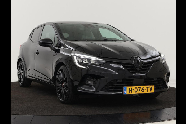 Renault Clio 1.3 TCe Initiale Paris | Automaat | Leder | Stoel & stuurverwarming | 360 camera | Carplay | Park Assist | Keyless | Full LED | Dodehoek detectie | Navigatie
