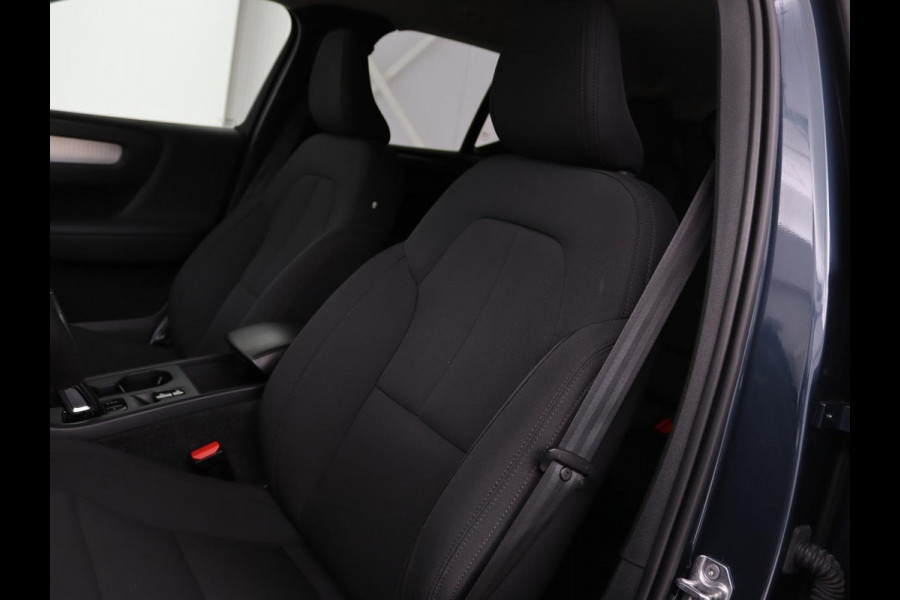 Volvo XC40 1.5 T5 Recharge Business Pro | Adaptive cruise | Camera | Carplay | Keyless | Navigatie | Parkeerverwarming | Full LED | Dodehoek detectie | PHEV
