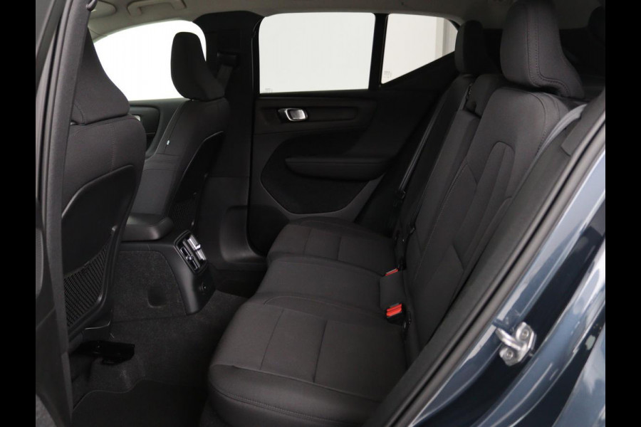 Volvo XC40 1.5 T5 Recharge Business Pro | Adaptive cruise | Camera | Carplay | Keyless | Navigatie | Parkeerverwarming | Full LED | Dodehoek detectie | PHEV