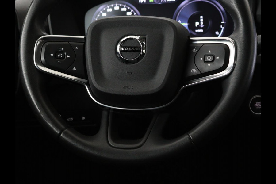 Volvo XC40 1.5 T5 Recharge Business Pro | Adaptive cruise | Camera | Carplay | Keyless | Navigatie | Parkeerverwarming | Full LED | Dodehoek detectie | PHEV