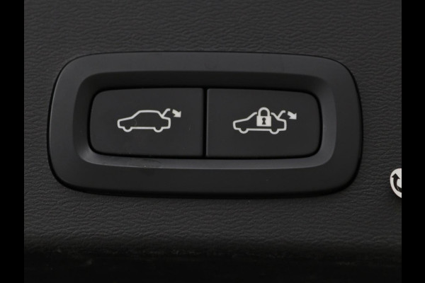 Volvo XC40 1.5 T5 Recharge Business Pro | Adaptive cruise | Camera | Carplay | Keyless | Navigatie | Parkeerverwarming | Full LED | Dodehoek detectie | PHEV
