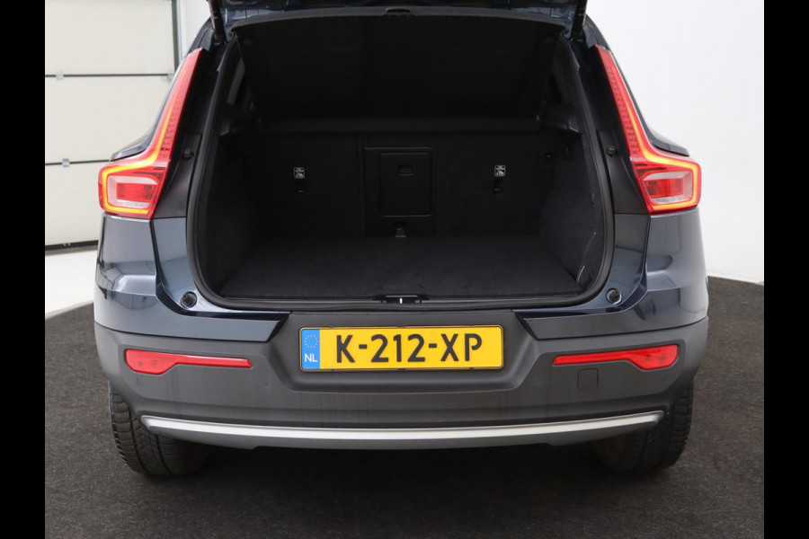Volvo XC40 1.5 T5 Recharge Business Pro | Adaptive cruise | Camera | Carplay | Keyless | Navigatie | Parkeerverwarming | Full LED | Dodehoek detectie | PHEV