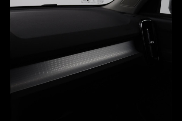 Volvo XC40 1.5 T5 Recharge Business Pro | Adaptive cruise | Camera | Carplay | Keyless | Navigatie | Parkeerverwarming | Full LED | Dodehoek detectie | PHEV