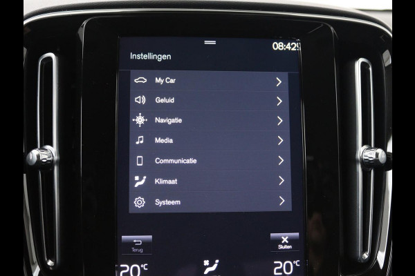 Volvo XC40 1.5 T5 Recharge Business Pro | Adaptive cruise | Camera | Carplay | Keyless | Navigatie | Parkeerverwarming | Full LED | Dodehoek detectie | PHEV