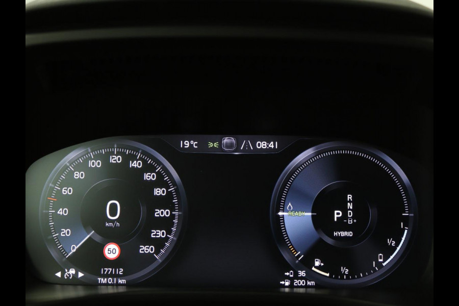 Volvo XC40 1.5 T5 Recharge Business Pro | Adaptive cruise | Camera | Carplay | Keyless | Navigatie | Parkeerverwarming | Full LED | Dodehoek detectie | PHEV