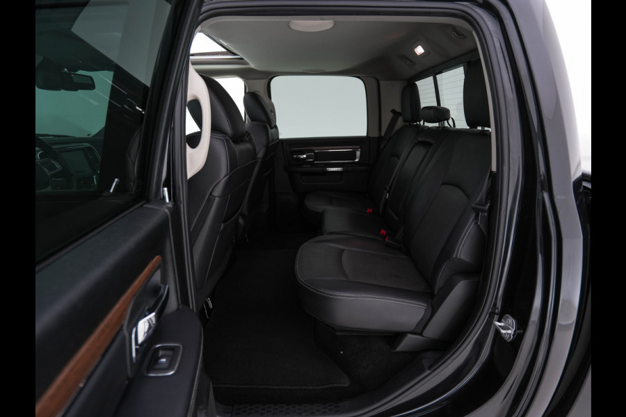 Dodge Ram 1500 5.7 V8 HEMI LARAMIE Quad-Cab 6'4 [ 5-Pers. ] Aut. *PANO | LUXURY-LEATHER | MEMORY-PACK | ALPINE-SOUNDSYSTEM | CAMERA | NAVI-FULLMAP | HEATED-COOLED-COMFORTSEATS| TOWBAR | 20''ALU*