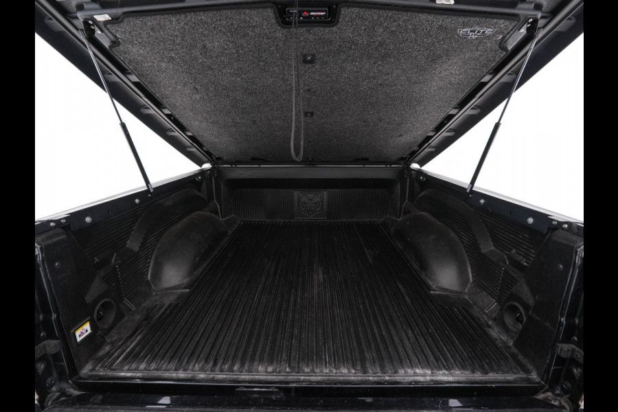 Dodge Ram 1500 5.7 V8 HEMI LARAMIE Quad-Cab 6'4 [ 5-Pers. ] Aut. *PANO | LUXURY-LEATHER | MEMORY-PACK | ALPINE-SOUNDSYSTEM | CAMERA | NAVI-FULLMAP | HEATED-COOLED-COMFORTSEATS| TOWBAR | 20''ALU*